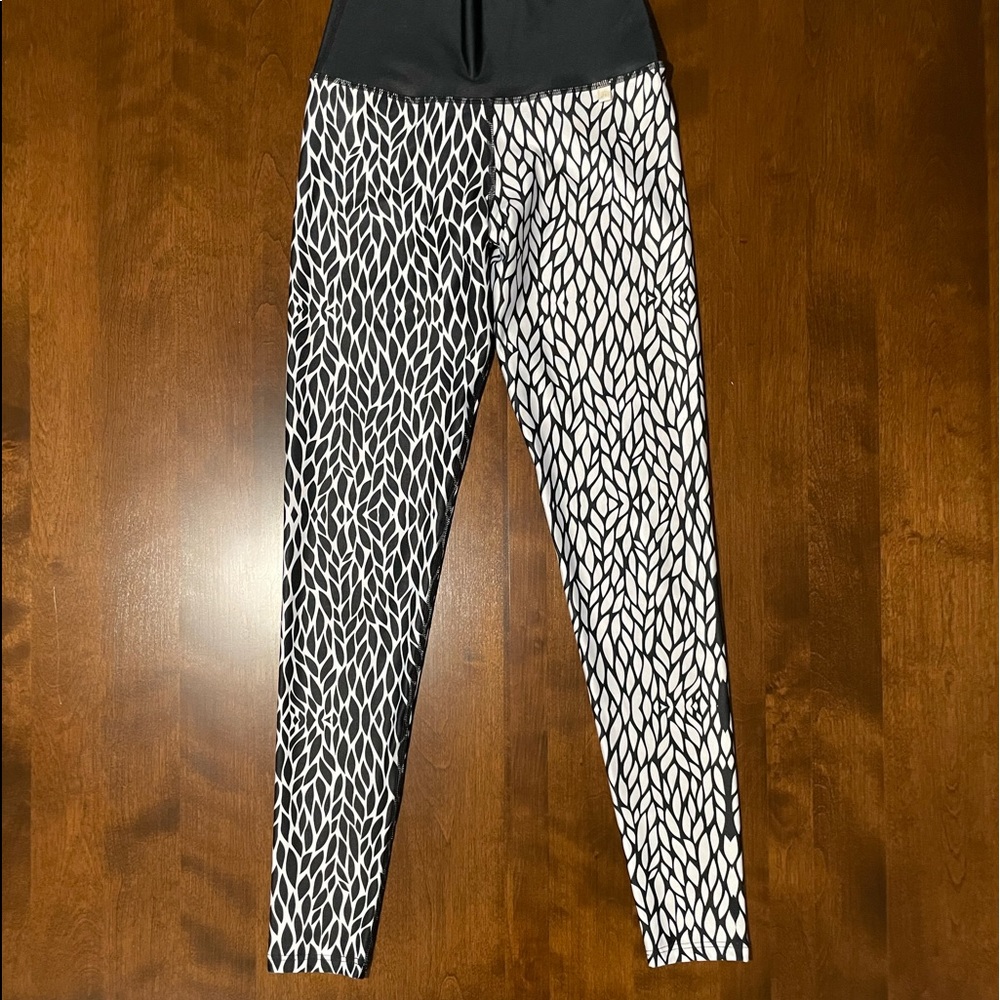 Cotilu Activewear compression leggings Size Medium